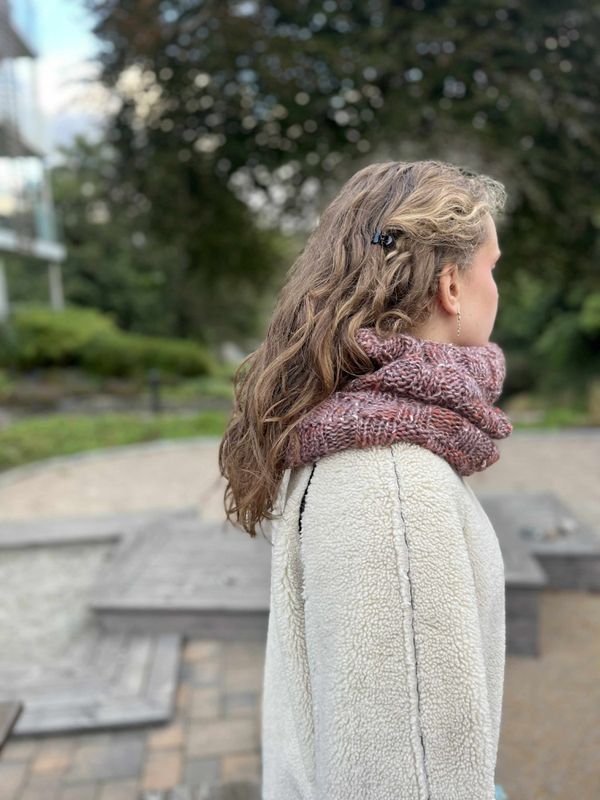 Hals i Kamelia by Permin (oppskrift)