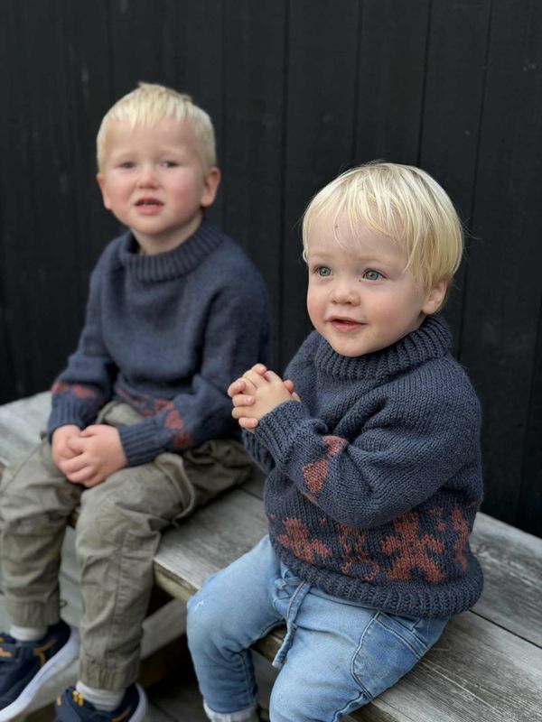 Pebberkage-genser - Ferdigstrikka