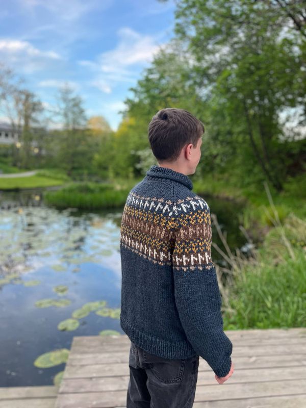 Logr-genser - Ferdigstrikka