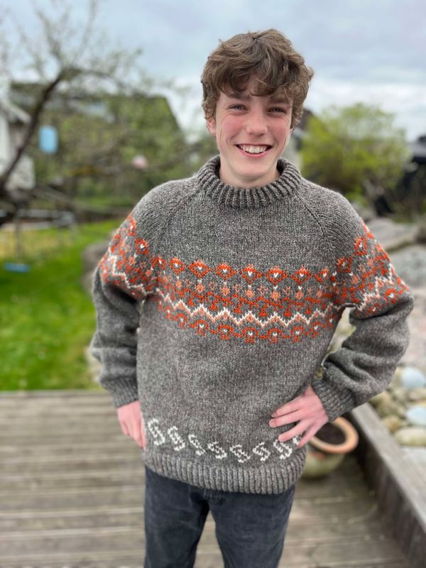 Ar sweater
